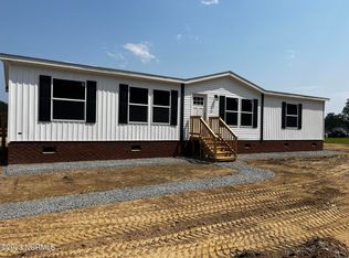 1927 Peacock Rd, Whiteville, NC 28472