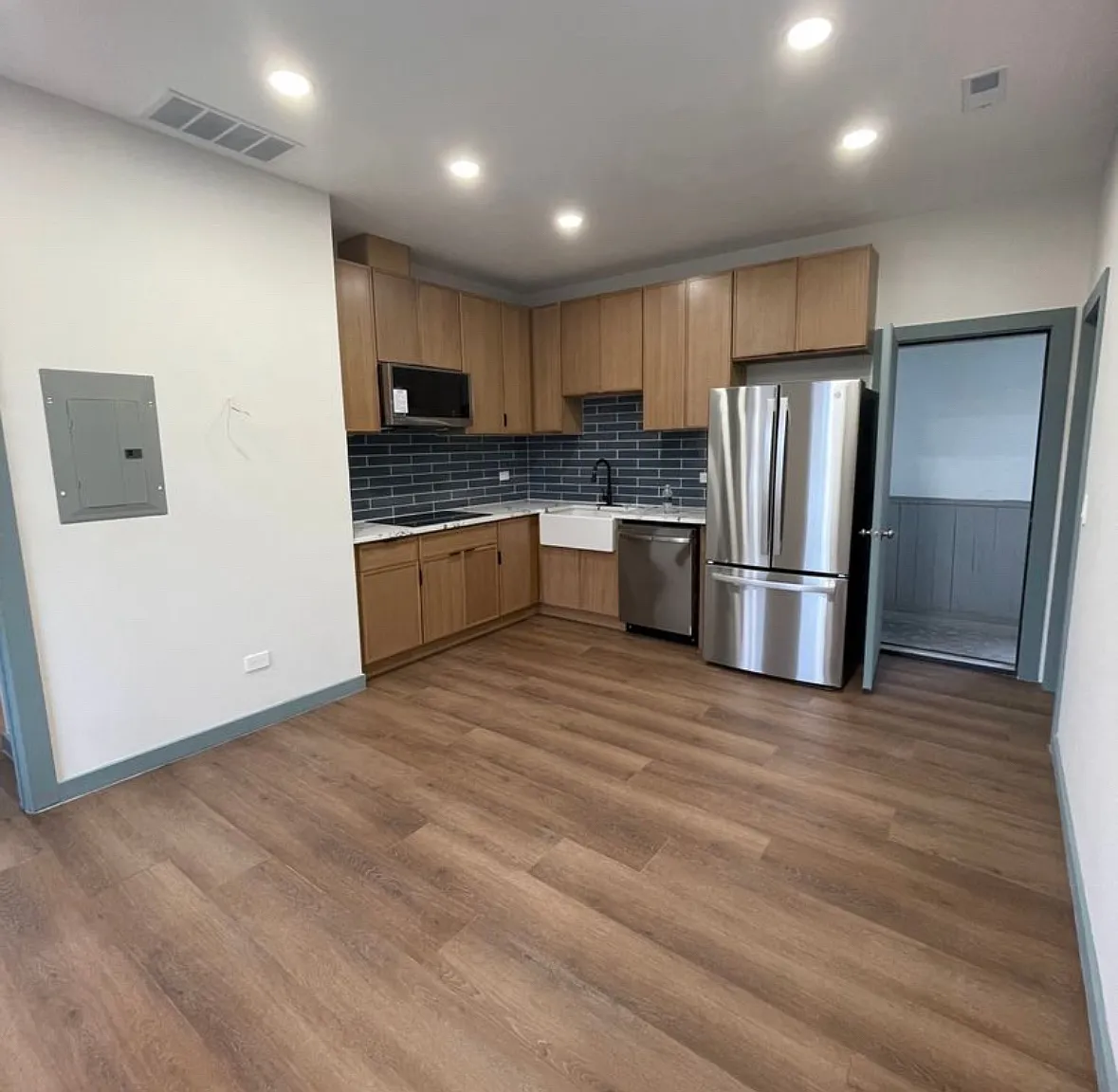 1001 W 31st St — Photo 4