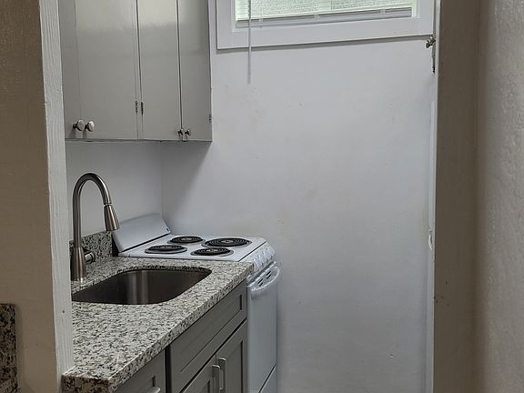 2nd image of 454 Kuamoo St APT A