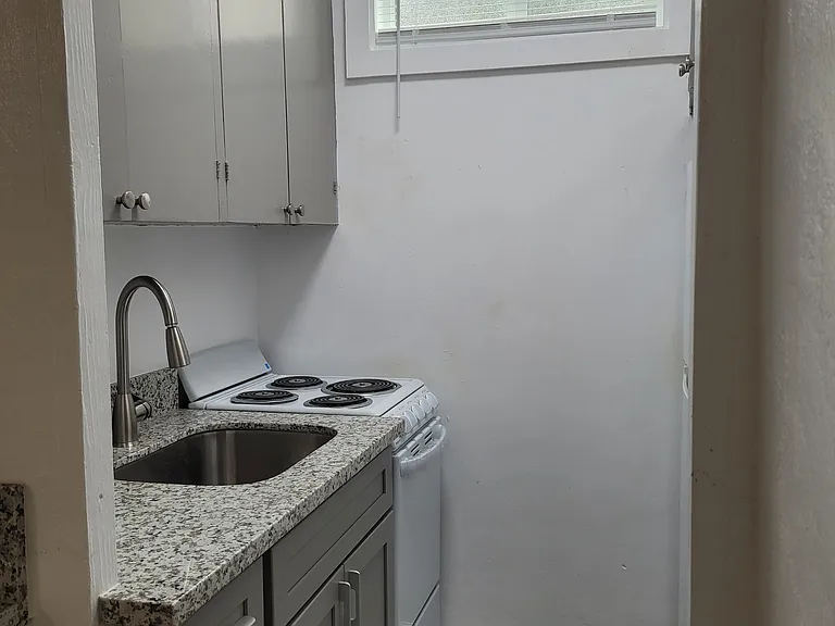 454 Kuamoo St #A — Photo 2