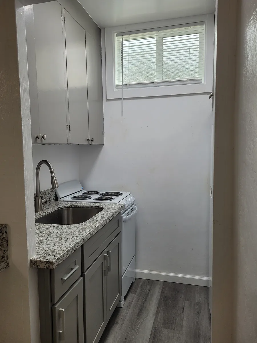 Building Photo - 454 Kuamoo St #A