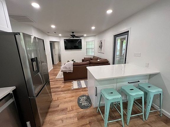 4th image of 566 Hathorn Rd