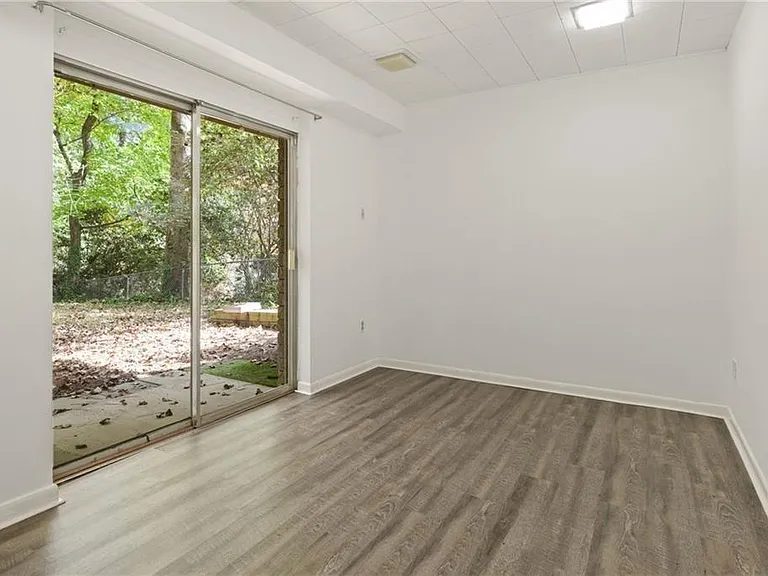 705 Edgewater Trl NW — Photo 31