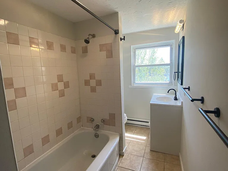 209 N Railroad St #C8 — Photo 20