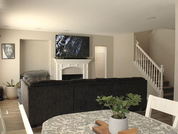 5th image of 40639 La Salle Pl
