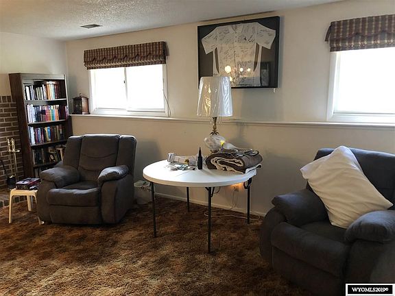 2nd image of 614 Carlyle Ct