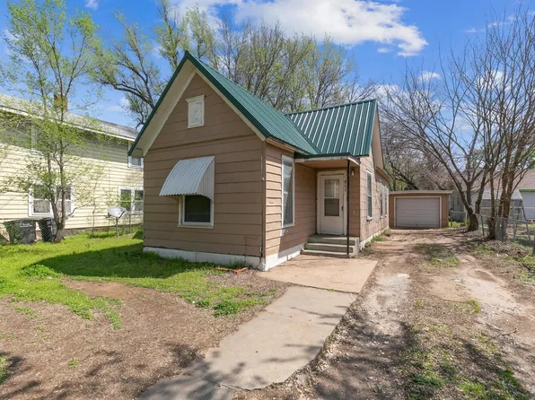 806 N 5th St, Arkansas City, KS 67005