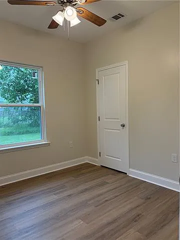 2407 Florence St — Photo 11