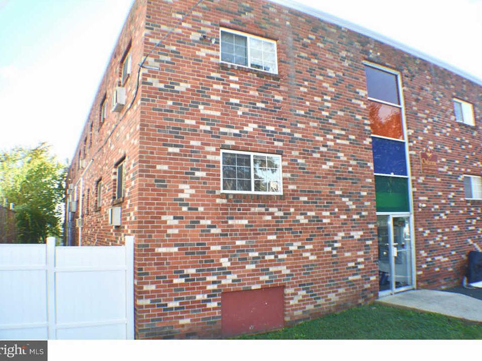 1st image of 206 Osborn St APT 102
