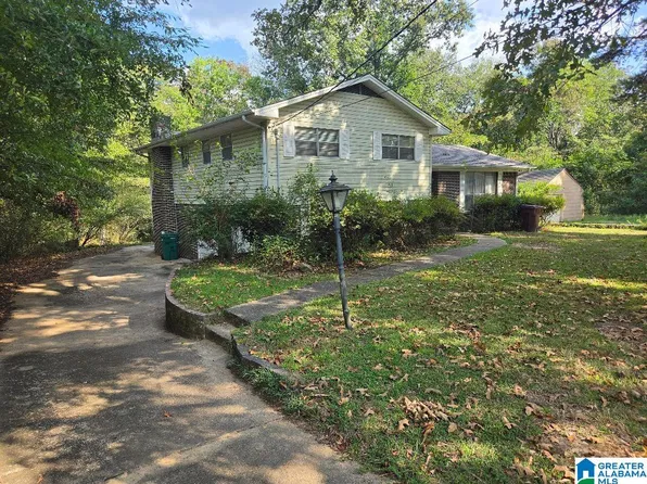 633 4th Ct, Pleasant Grove, AL 35127