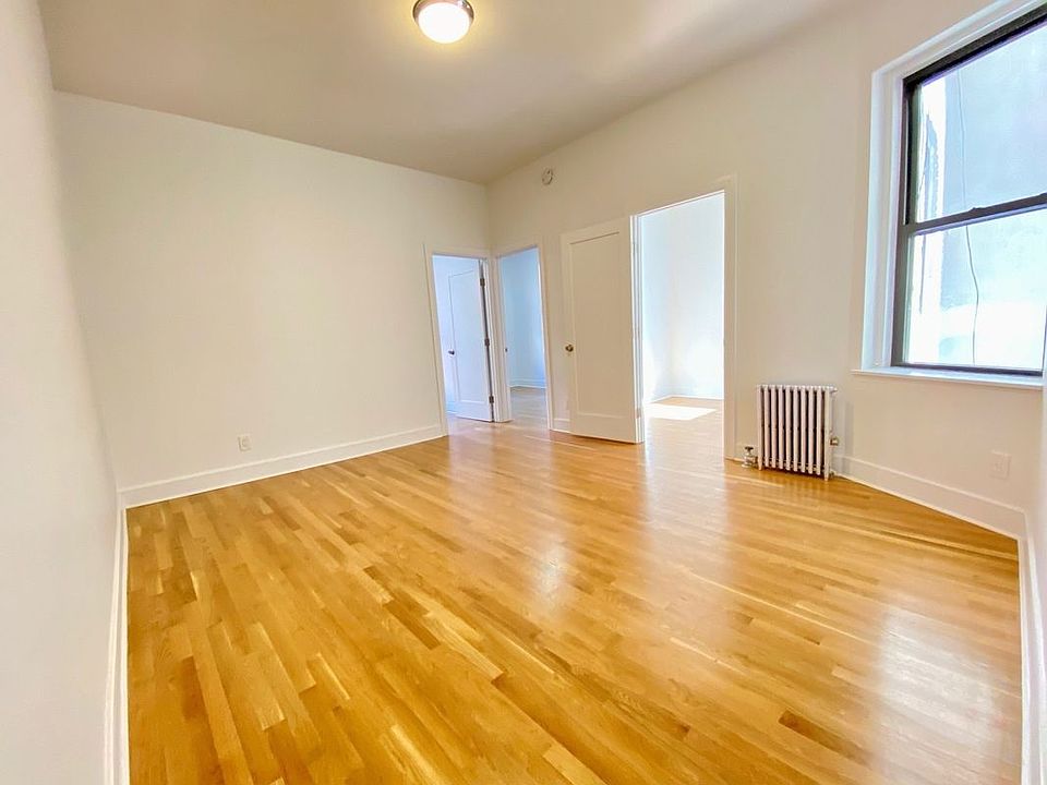 1st image of 218 E 11th St #9