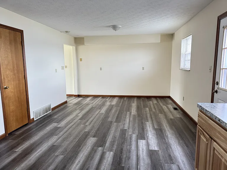 69 Park Cir — Photo 5