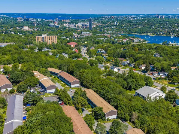 63 Cavendish Rd, Halifax, NS B3P 2J6
