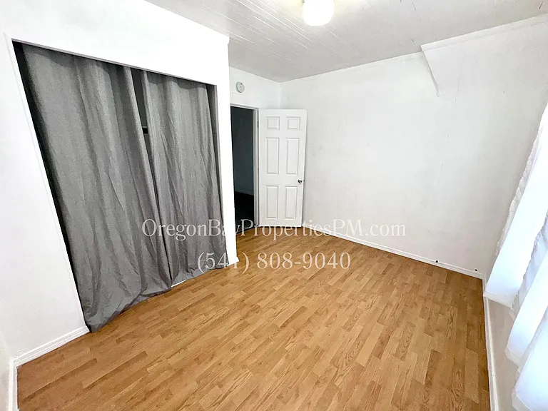 1596 McPherson St — Photo 16