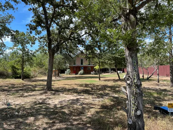 509 Deer Loop, La Grange, TX 78945