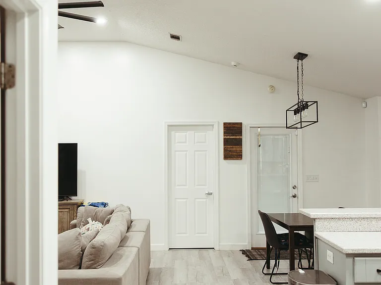 103 S Lake Forest Ct — Photo 8