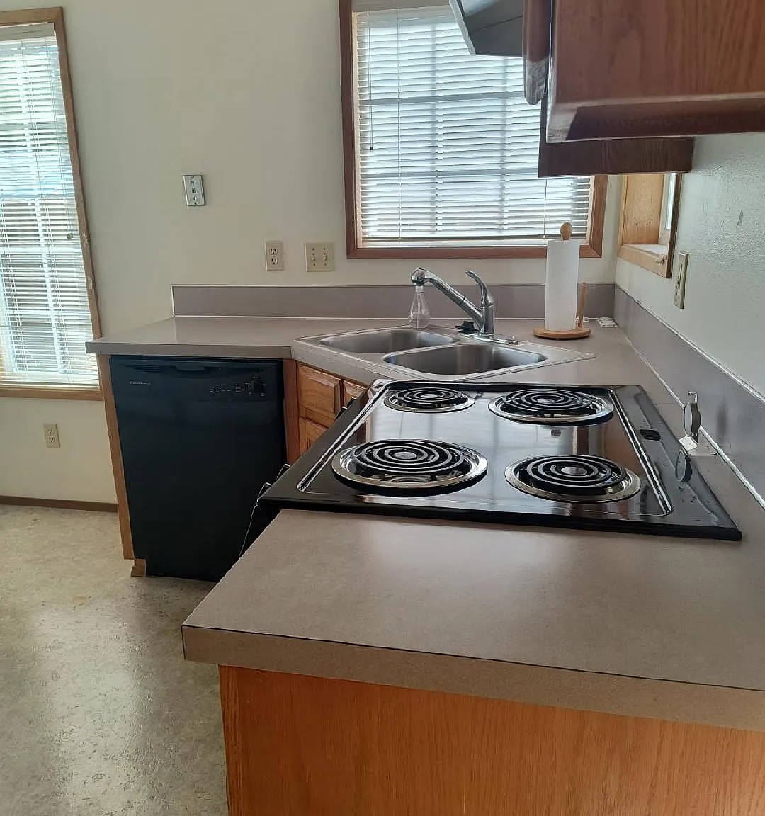 3 bed, 2.5 bath, 1911 sqft, $2,450 — Photo 3