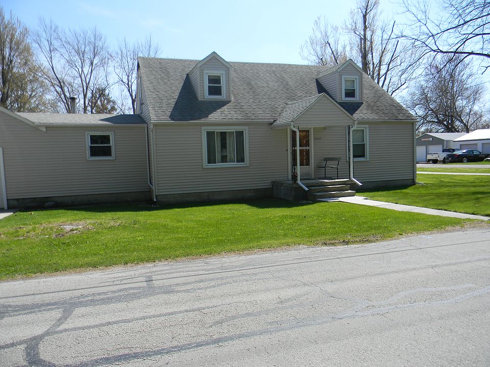 1st image of 20270-20265 Oak St