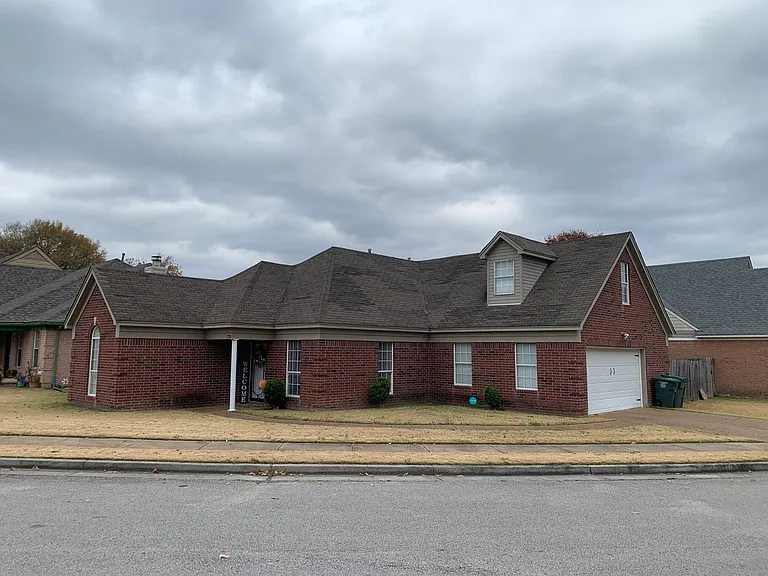 7720 Wolf Hollow Dr — Photo 3