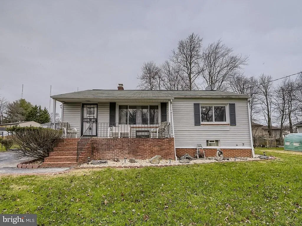 3 bed, 1800 sqft, $2,800 — Photo 1