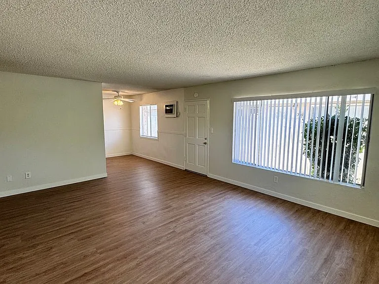 3951 Howard Ave — Photo 2