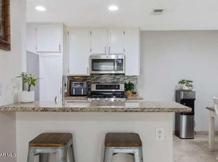 2394 Royal Ave APT 29, Simi Valley, CA 93065