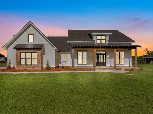 1510 Plantation Cir, Blackshear, GA 31516