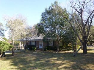 1105 Berry Ln, Tifton, GA 31794