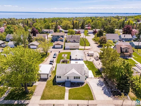 4604 Glenwood St, Duluth, MN 55804