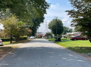 225 Pioneer Pl, Spartanburg, SC 29301