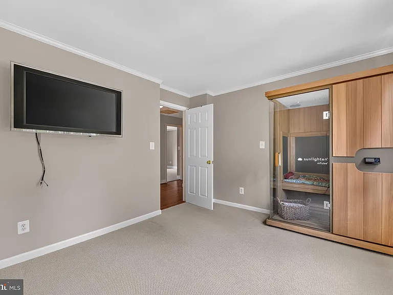 1022 Delf Dr — Photo 29