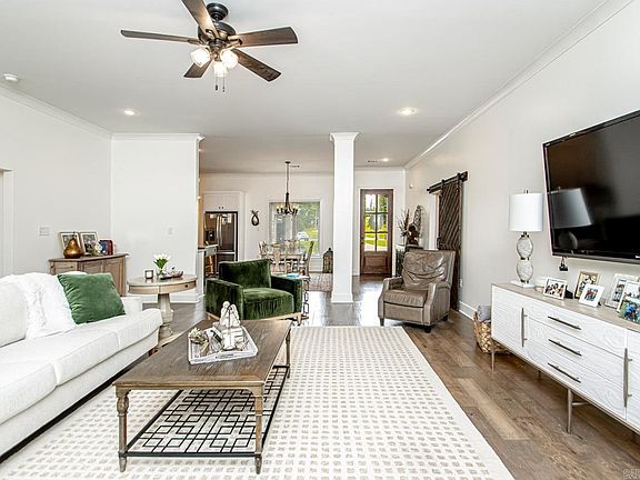 5th image of 6533 Castle Ridge Dr