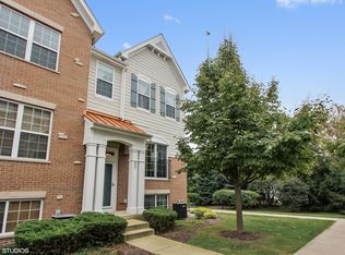 57 Arcadia Ln, Lake Zurich, IL 60047