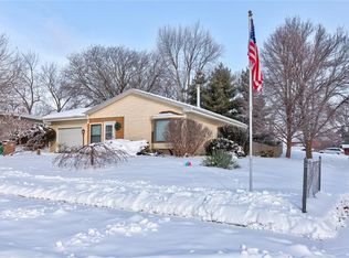 1027 Richard George Dr, Norwalk, IA 50211