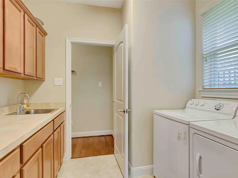 39 E Wading Pond Cir — Photo 25