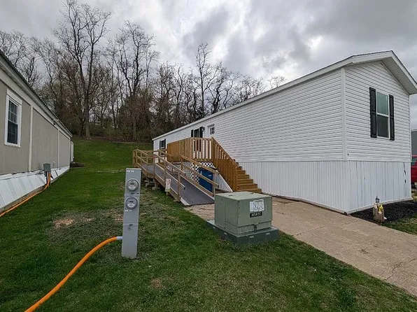 15462 Lewis Rd #22, Dubuque, IA 52002