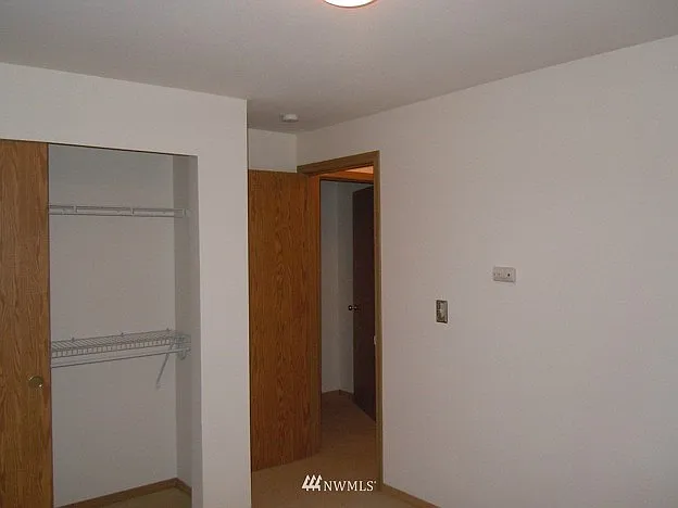18325 SE 261st Ct — Photo 24