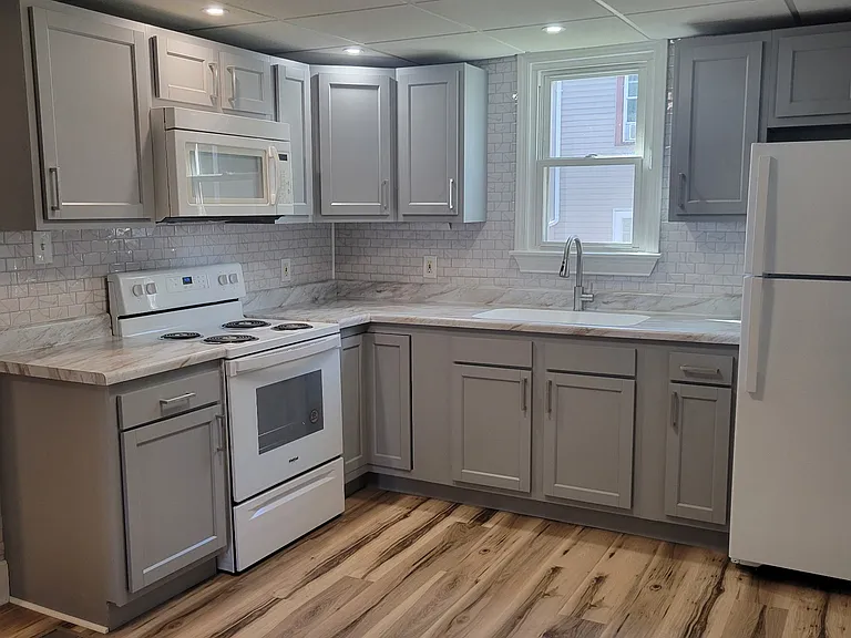 523 Westminster Ave #R — Photo 3