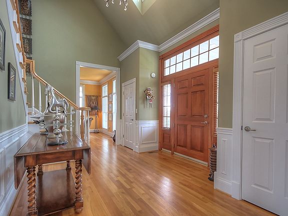 3rd image of 141 Grace Ln