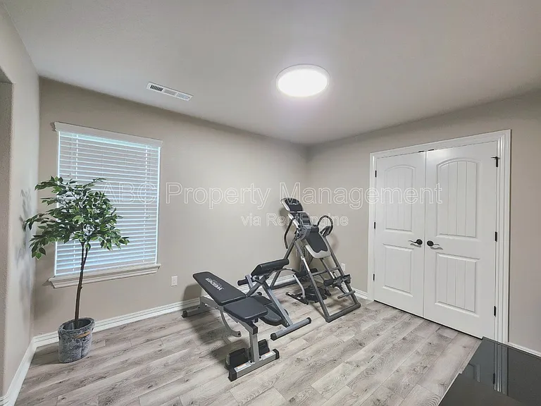 5009 E Truman Ln — Photo 32