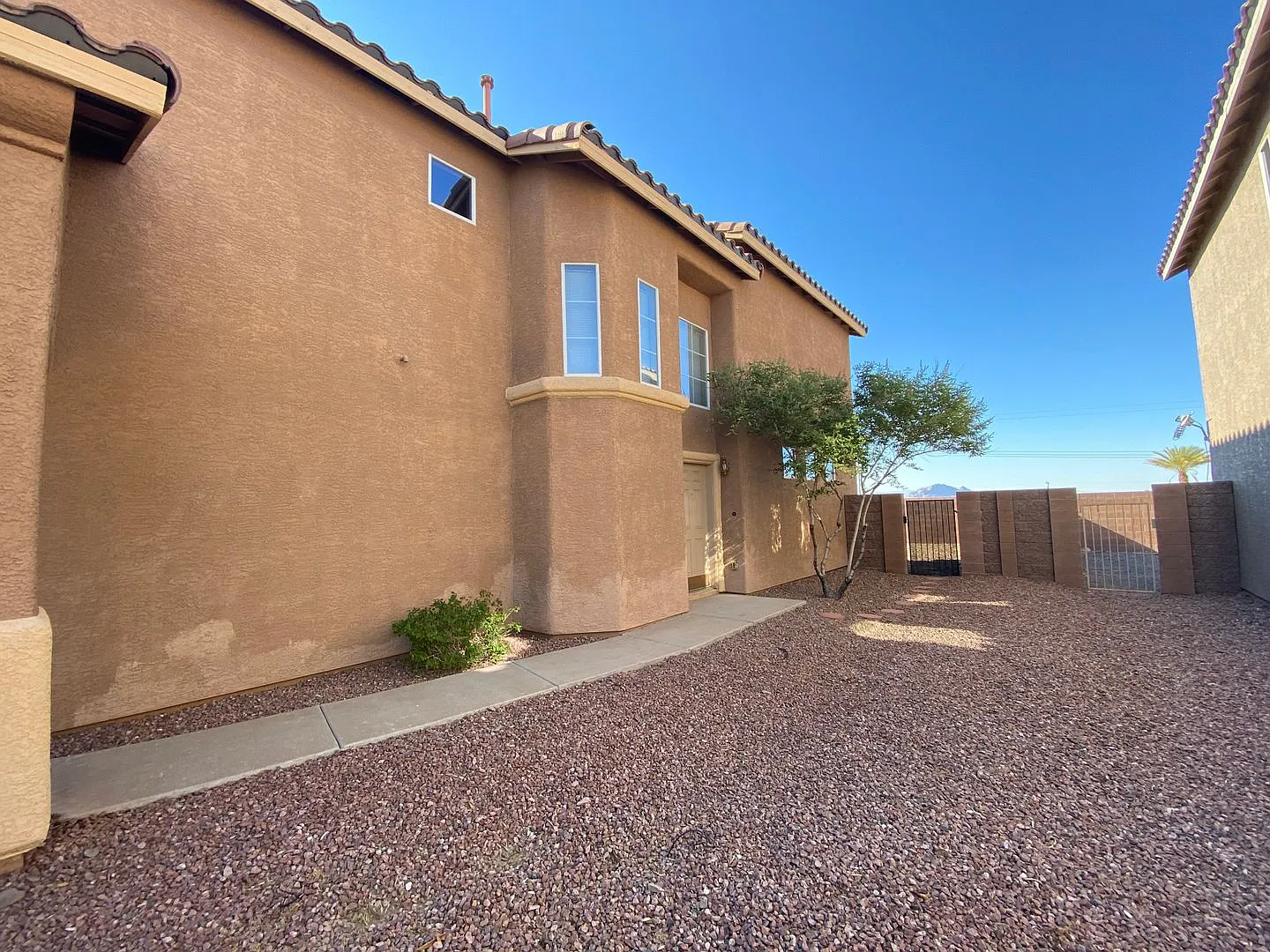 Henderson 4 bedroom — Photo 2