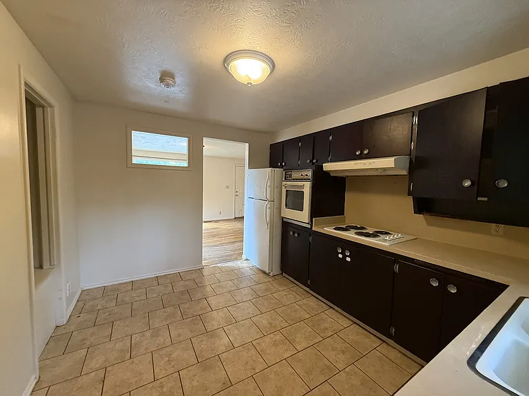 2735 S 700 E — Photo 3