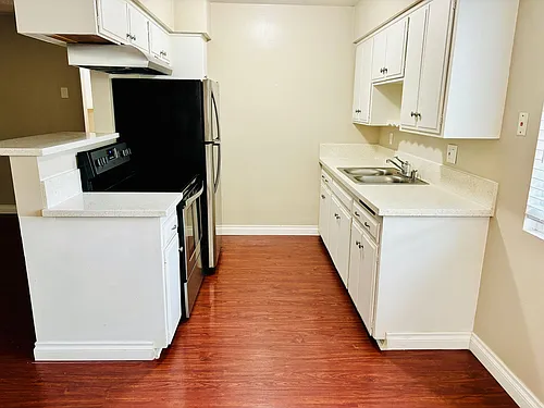 McClintock Apartments Photo 1