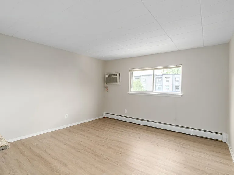 Ridgeview Apartments — Photo 13