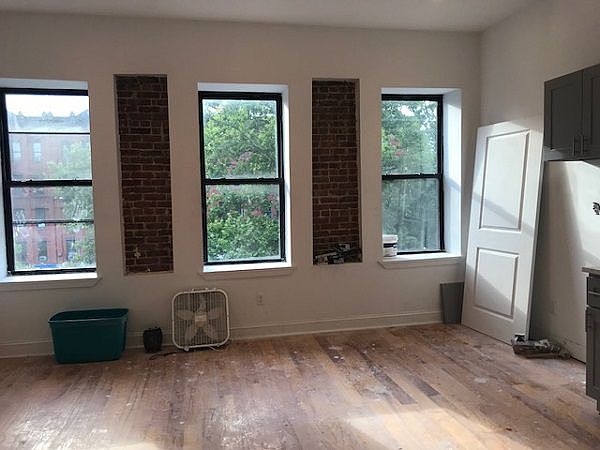 1st image of 2313 A C Powell Blvd Frnt 2