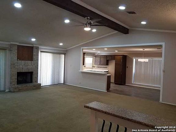 4th image of 8375 Thorncliff Dr
