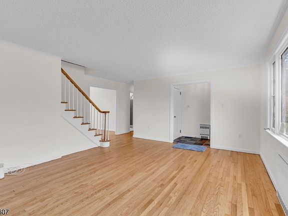 4th image of 26 Dogwood Rd