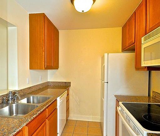4th image of 2601 Metairie Lawn Dr #213