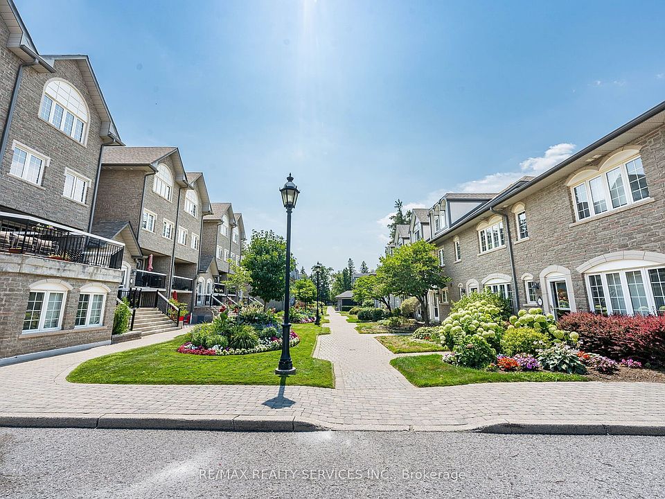 1st image of 1995 Royal Rd #136