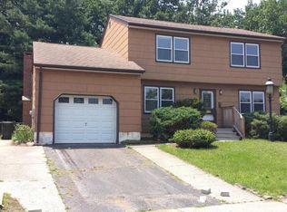 29 Lisa Dr, Hazlet, NJ 07730